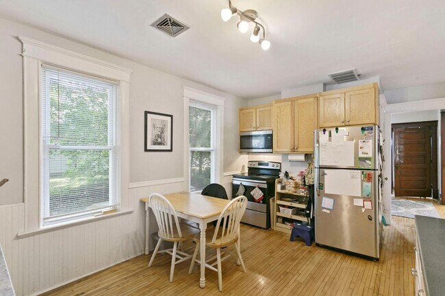 Foto del edificio - 271 Nelson Blvd