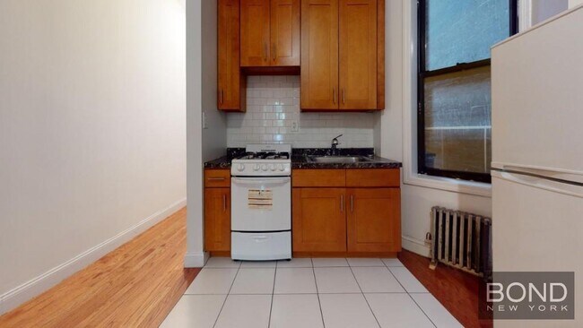 Foto del edificio - 228 E 36th St