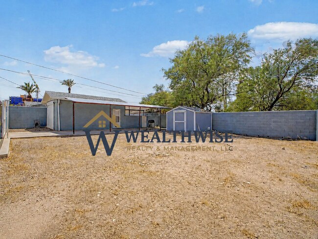 Building Photo - Private Studio Casita Near the University of Arizona Private gated covered parking!