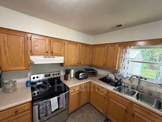 Foto del edificio - 416 Hill Meadow Dr