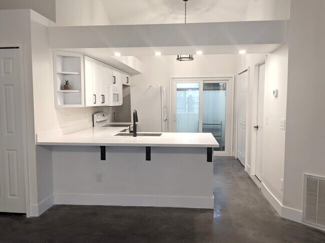 Building Photo - 7431 Spring Villas Cir