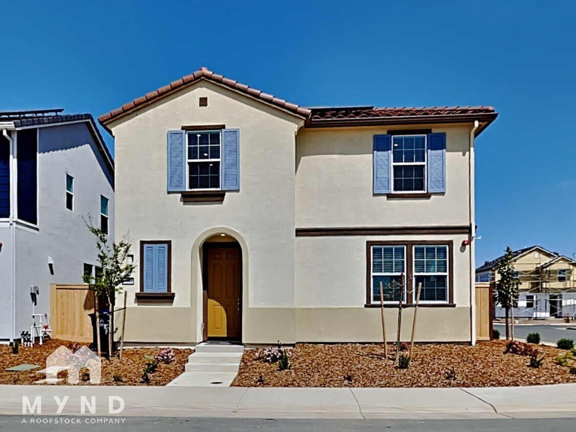 Foto principal - 8207 C Lopez Jr Wy