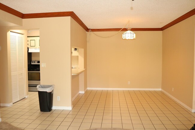 Building Photo - 609 Sea Pine Way