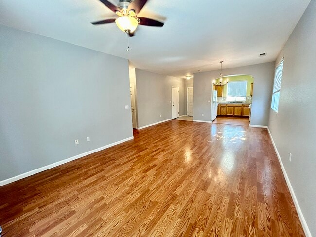 Building Photo - 392 Royal Troon Dr