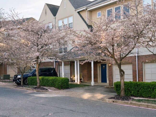 Building Photo - 5218 Tabard Ct