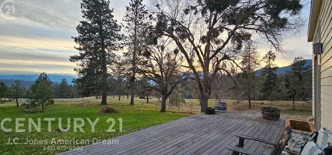Foto del edificio - Spectacular Views in the Heart of Applegate Wine Country
