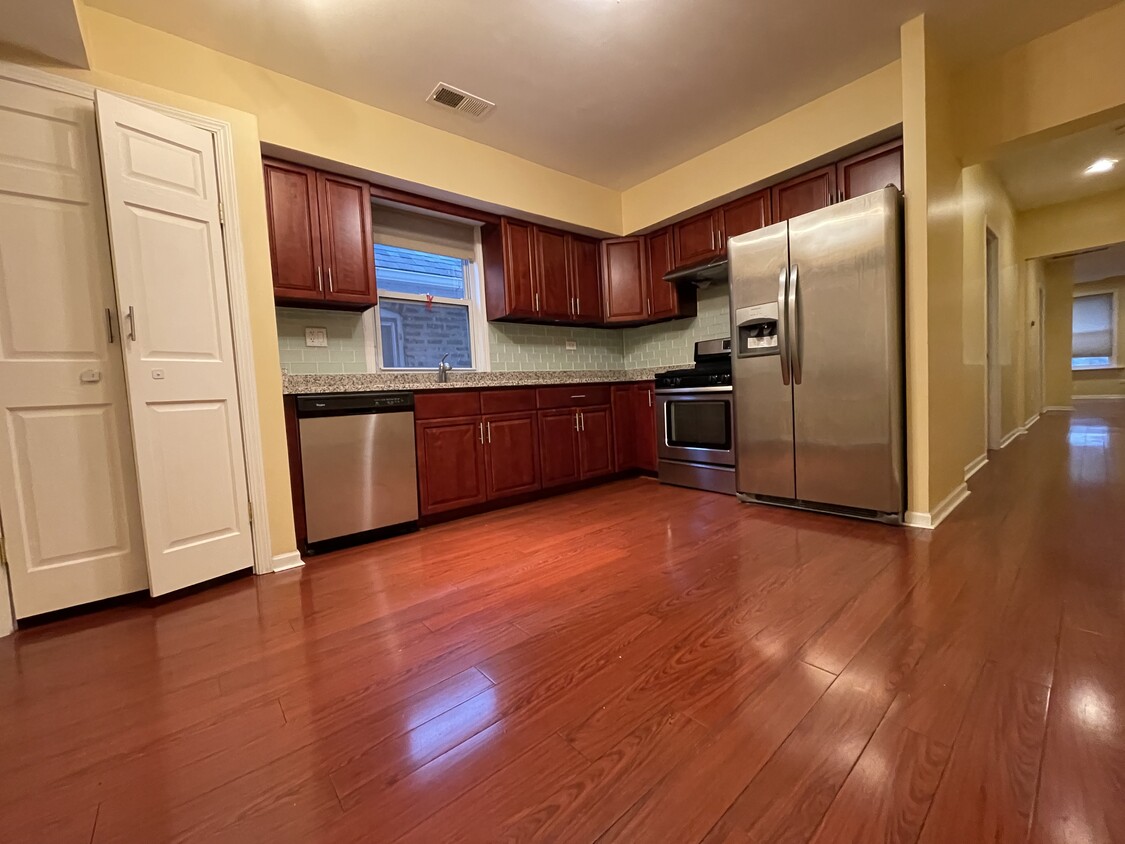 Kitchen - 3087 S Bonfield St