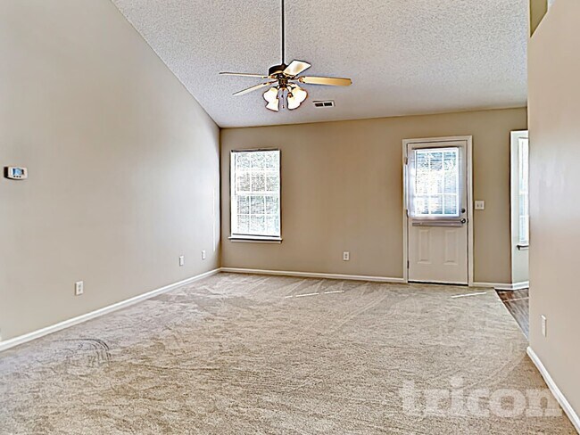 Building Photo - 218 Glencroft Dr