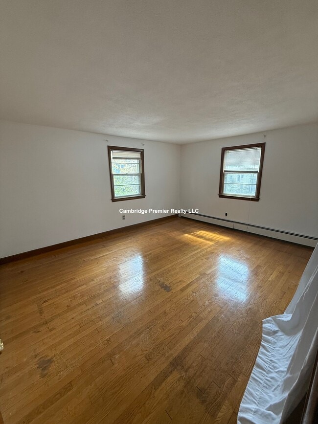 Building Photo - 400 Walden St