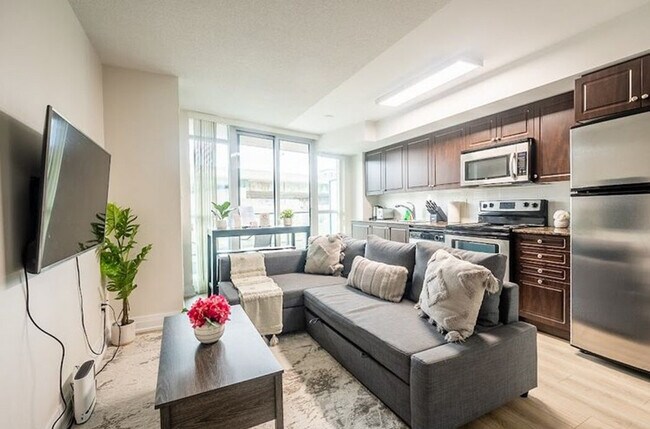 Building Photo - 231 Fort York Blvd