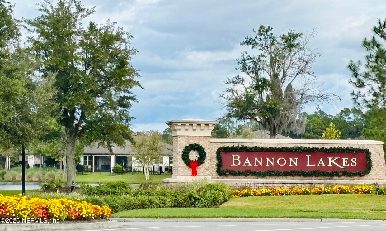 Primary Photo - 607 Blind Oak Cir