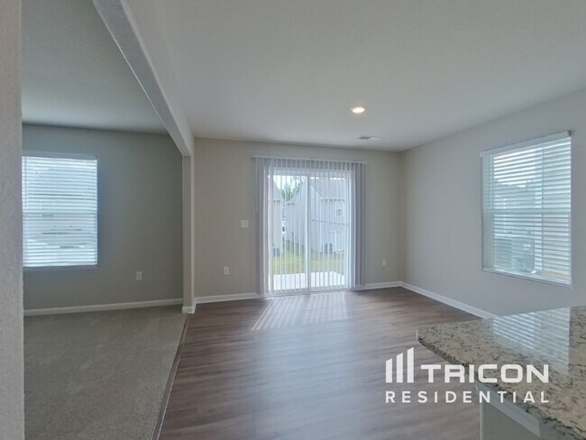 Foto del edificio - 8112 Derby Wood Ln