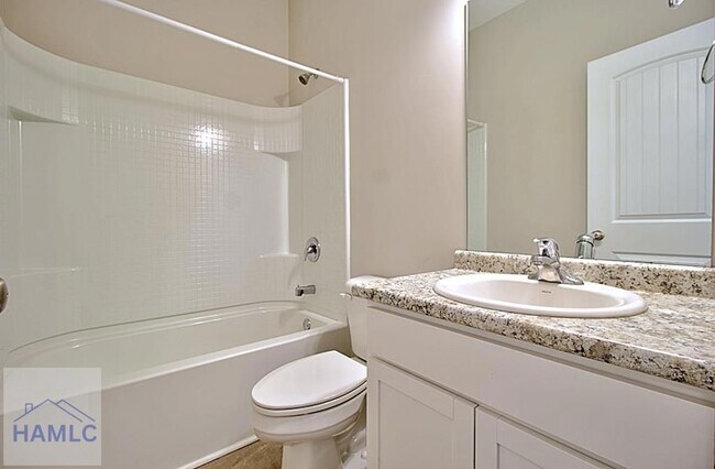 Foto del edificio - 33 Daylily Ct