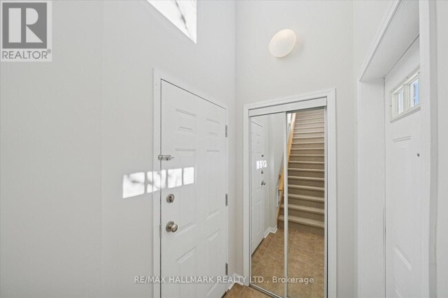 Building Photo - 2740 Bur Oak Ave