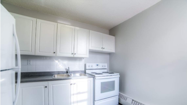 Building Photo - Tiffany Hill Apt
