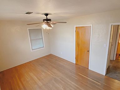 Building Photo - Single Family Home at 213 Gary St , Hanford