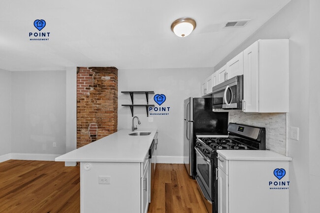 Building Photo - 146 Bremen St