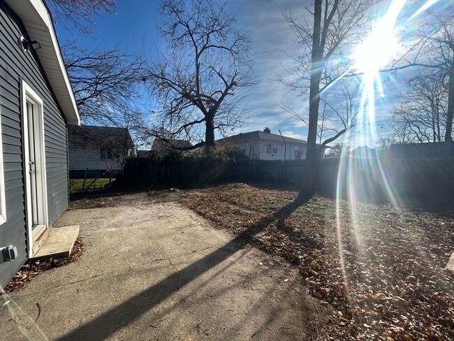 Foto del edificio - 1602 Heck Ave