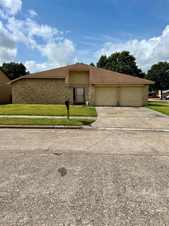 Primary Photo - 2702 Spring Canyon Ct