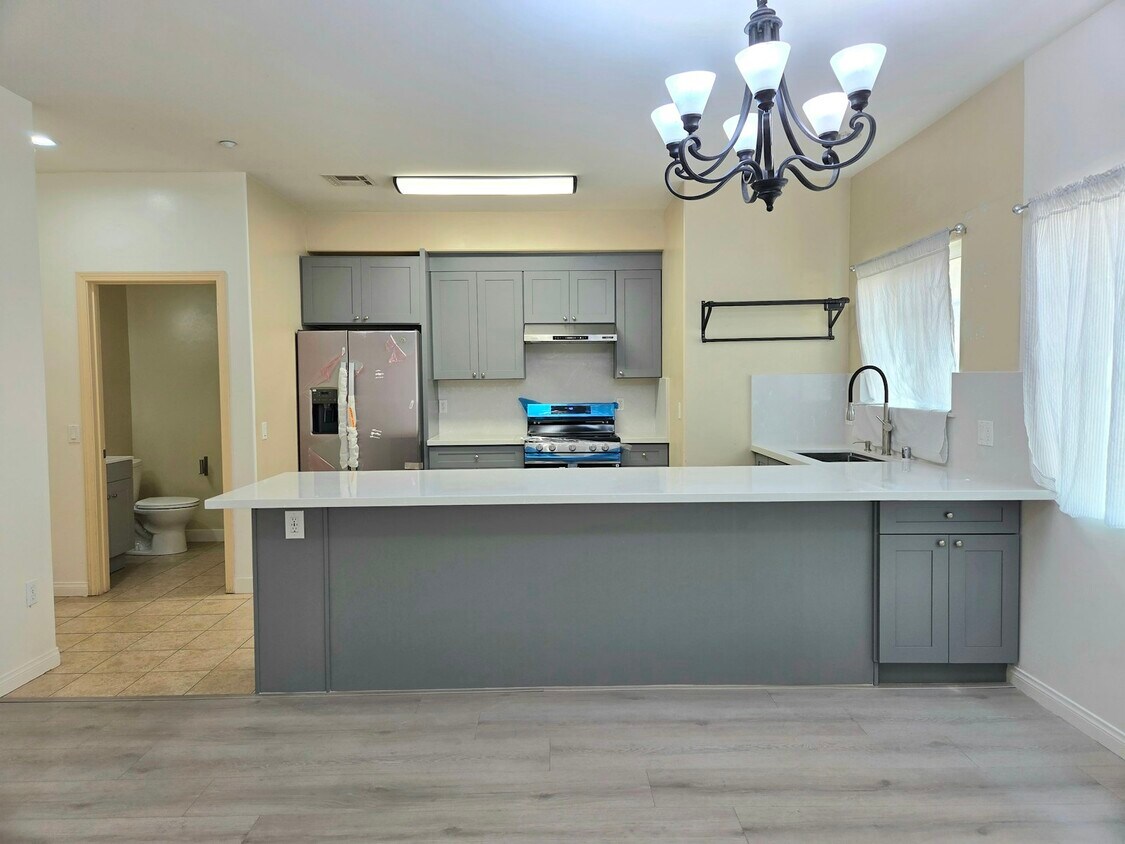 Primary Photo - 122 N Ave 23