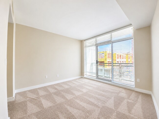 Foto del edificio - Beautiful Palazzo condo in the heart of downtown Bellevue!
