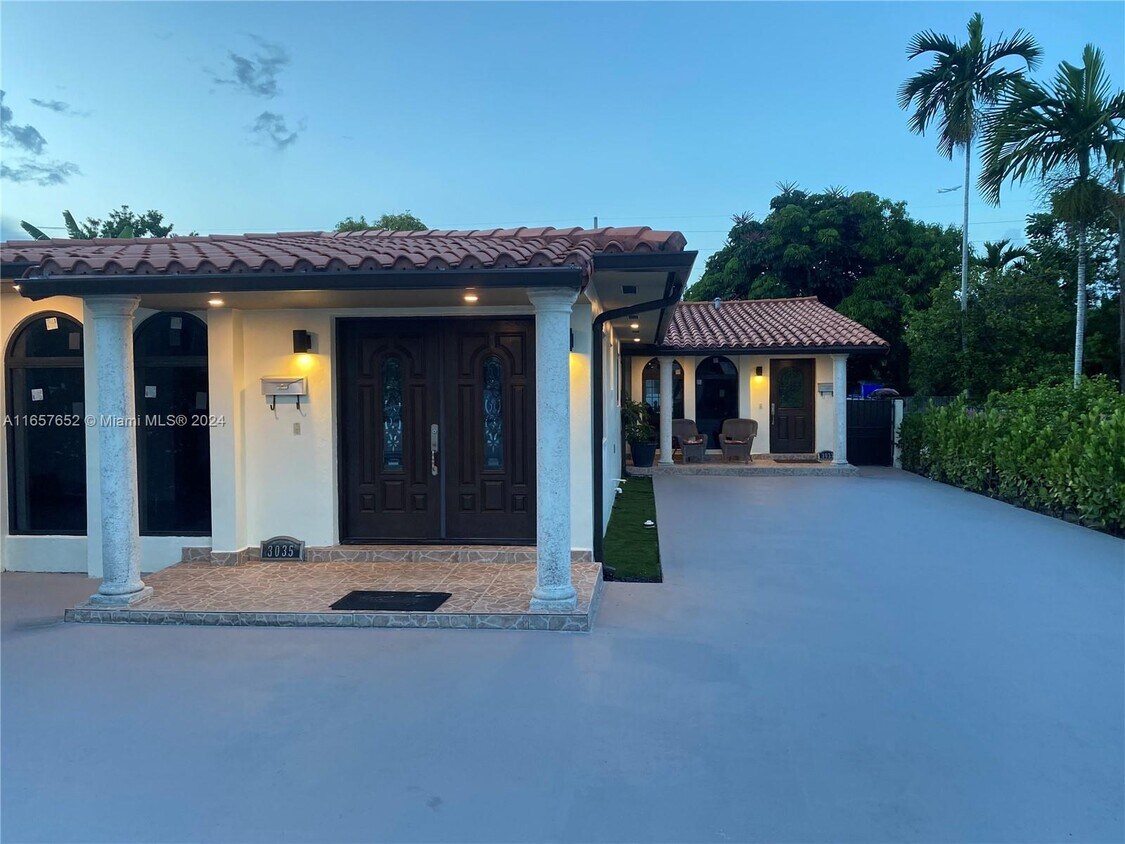 Foto principal - 3035 SW 16th Ter