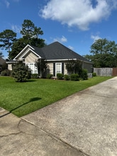 Building Photo - 5448 Henning Dr W