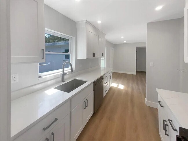 Foto del edificio - 7815 N 53rd St