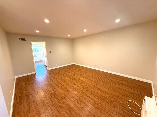 Building Photo - Washington