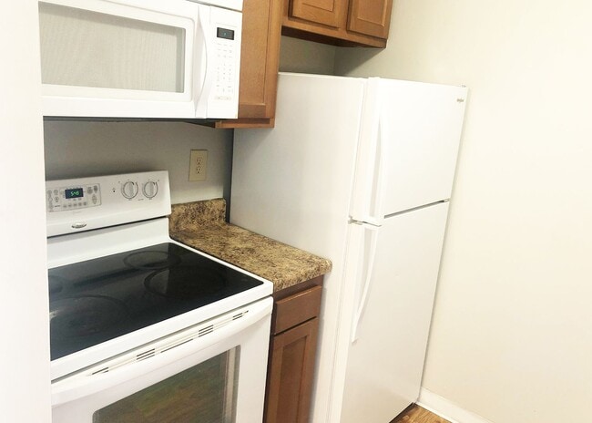 Building Photo - 440 Ludlow Ave