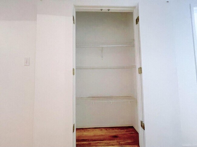 Foto del edificio - 8612 Bay 16th St