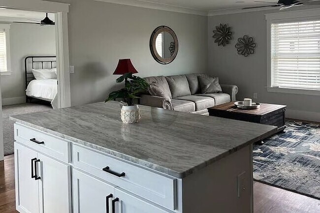 Foto del edificio - 222 Brookview Dr