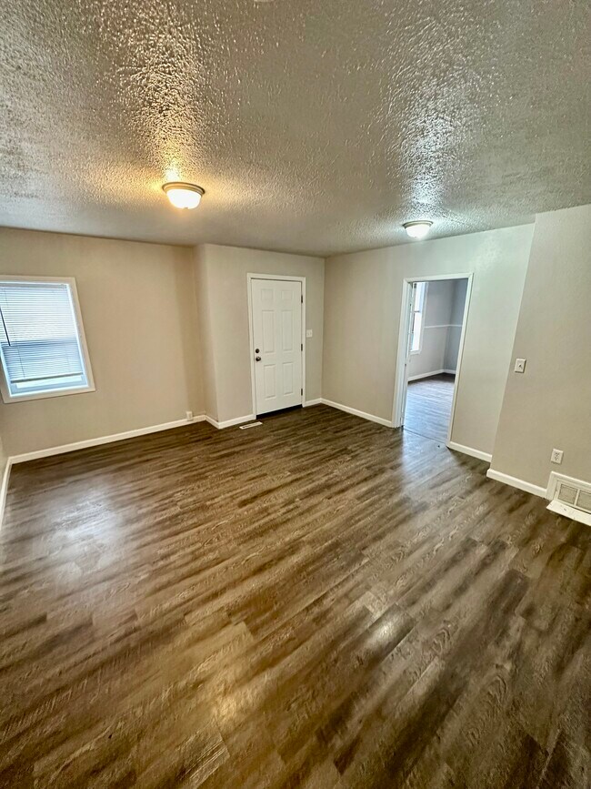 Foto del edificio - 947 E Augusta Ave