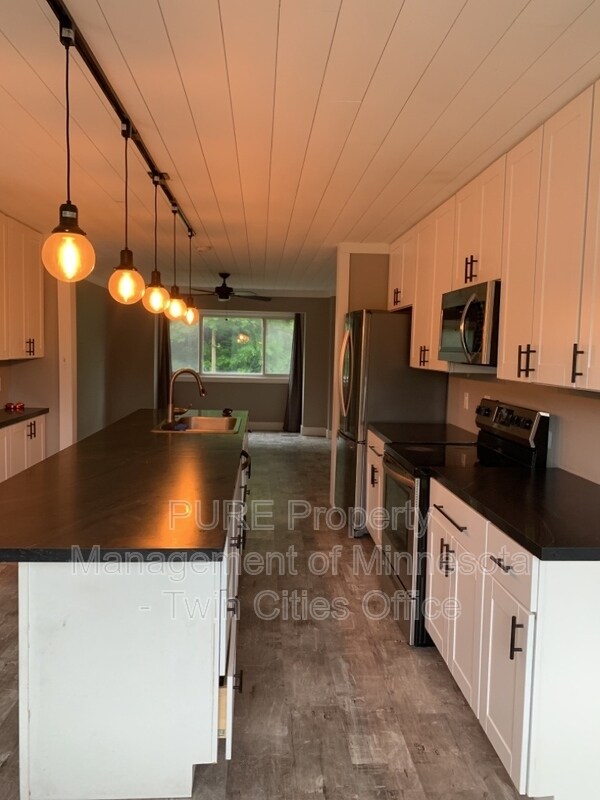 400 Pondridge Cir, Wayzata, MN 55391 Townhome Rentals in Wayzata MN