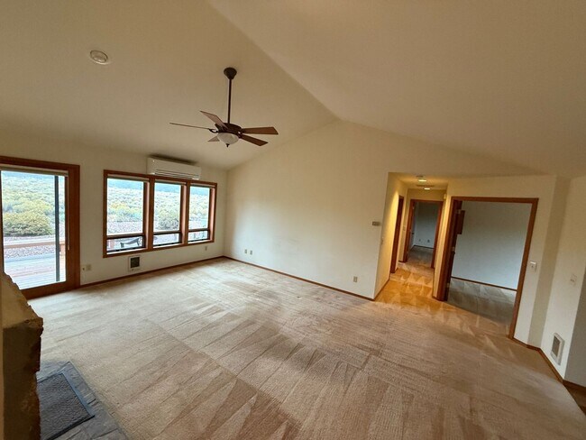 Foto del edificio - County Setting in NW Bend - 3 Bedroom / 2 ...