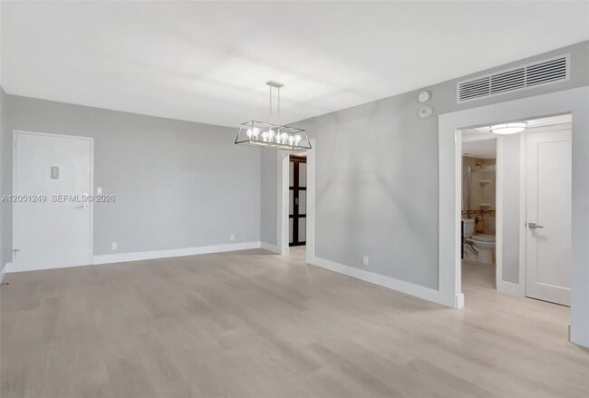 Foto del edificio - 2851 S Ocean Blvd