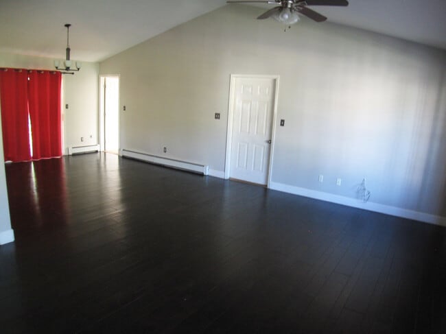 Building Photo - 778 Jade Ln