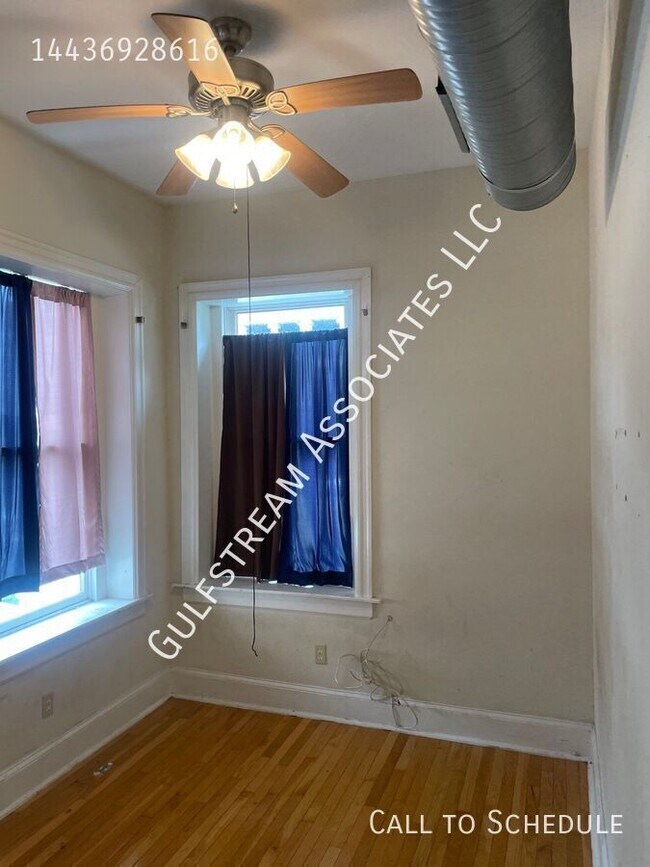 Building Photo - 319 W Mulberry St