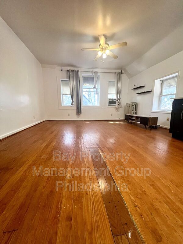 Foto del edificio - 807 S St Bernard St