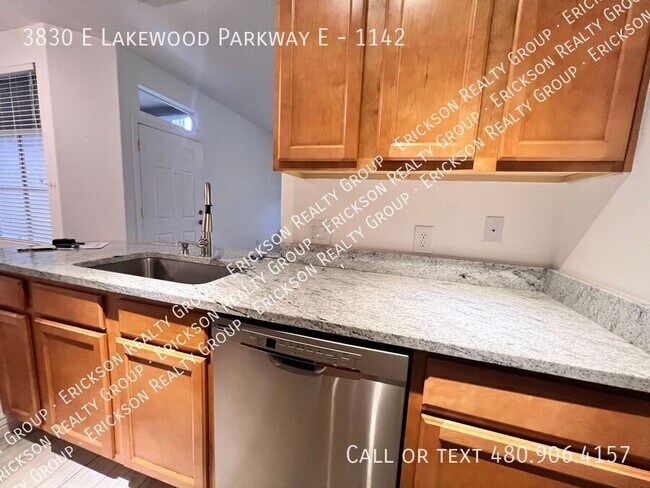 Building Photo - 3830 E Lakewood Pkwy E
