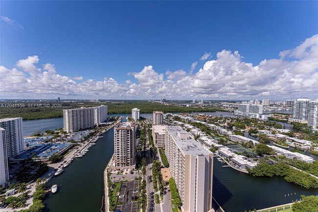 Building Photo - 15901 Collins Ave
