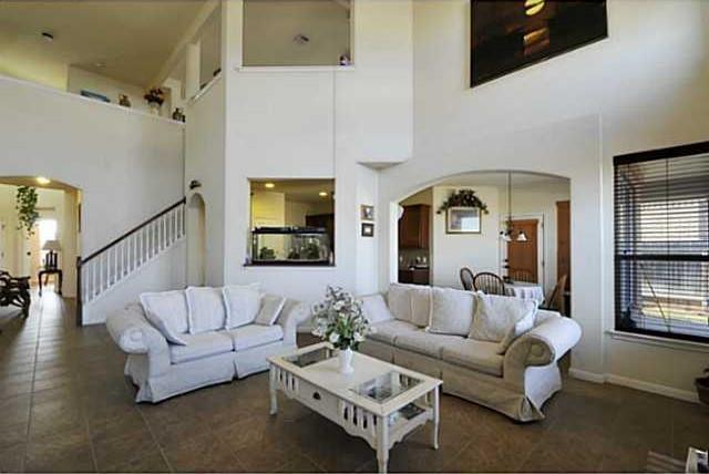 Building Photo - 2103 Ariella Dr