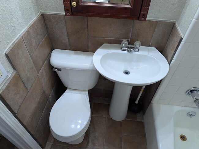 Foto del edificio - 117 N University Dr