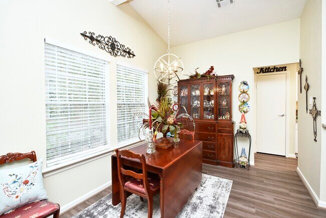 Foto del edificio - 7 Braemar Forest St