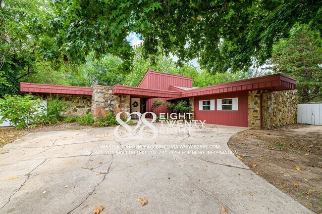 Building Photo - Talk About Unique! MUST SEE 3 bed/2 bath P...