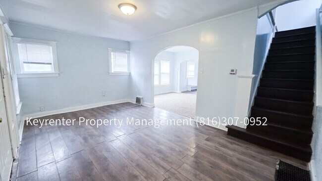 Foto del edificio - 3 Bed 1 Bath ready to rent!