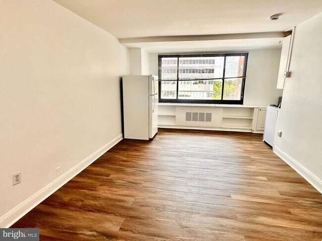 Foto del edificio - 1021 Arlington Blvd
