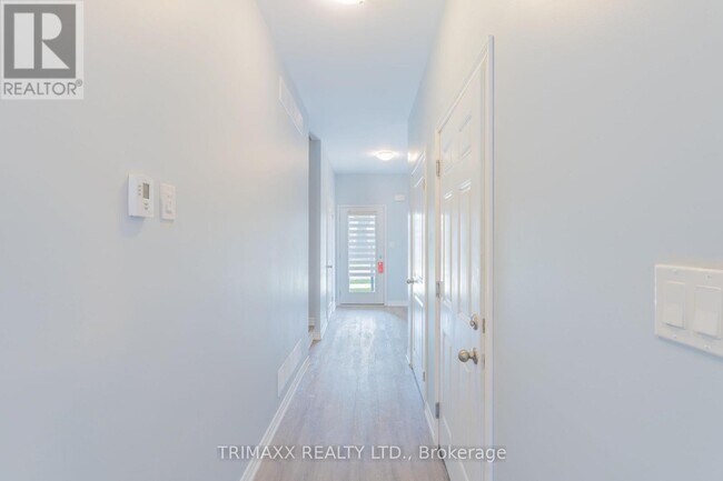 Building Photo - 39 Perenack Ave