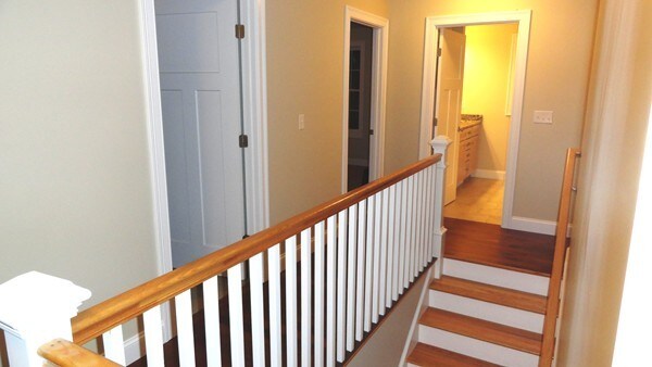 Foto del edificio - 22 W Shore Park Rd