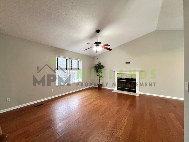 Foto del edificio - 844 Bentley Dr